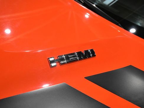 Used 2009 Dodge Challenger R/T RWD image 5