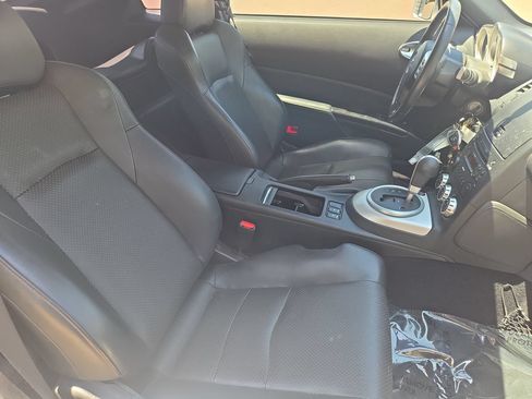 Used 2006 Nissan 350Z Touring w/ (N93) Cargo Convenience Pkg RWD image 10
