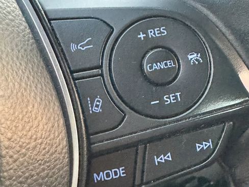 Used 2020 Toyota Corolla SE image 25