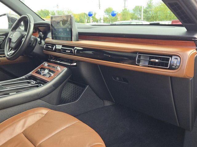 Used 2024 Lincoln Aviator Reserve w/ Elements Package Plus AWD/4WD image 5