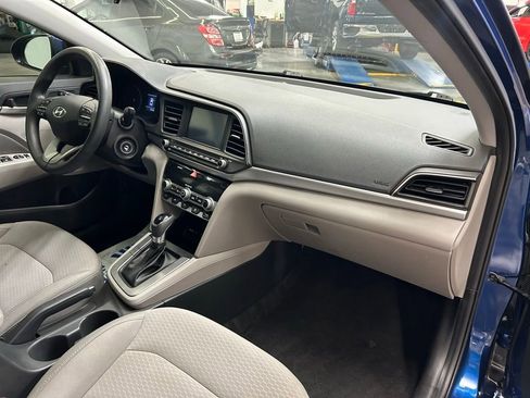 Used 2020 Hyundai Elantra SEL FWD image 11