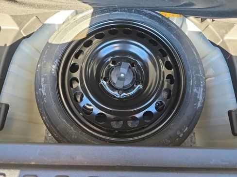 Used 2021 Chevrolet Equinox LT image 46