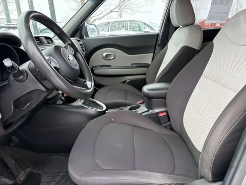Used 2015 Kia Soul image 18
