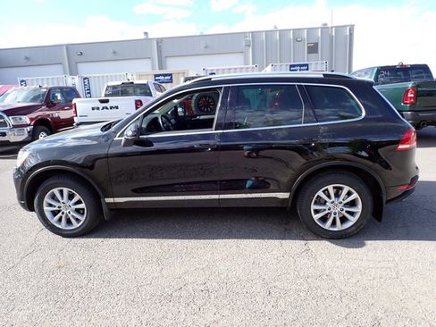 Used 2013 Volkswagen Touareg Sport AWD/4WD image 2