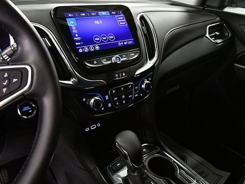 Used 2022 Chevrolet Equinox Premier image 23