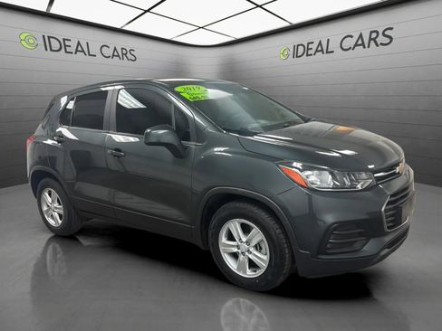Used 2019 Chevrolet Trax LS w/ Tint and Cruise Package FWD image 3