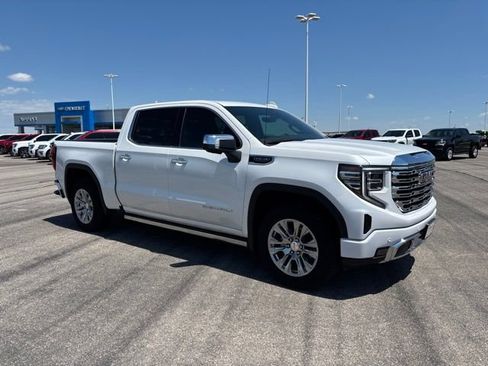 Used 2023 GMC Sierra 1500 Denali w/ Technology Package AWD/4WD image 3