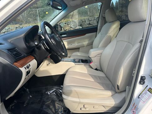 Used 2014 Subaru Outback 3.6R Limited w/ Moonroof Package image 14