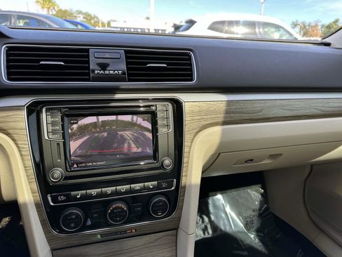 Used 2018 Volkswagen Passat 2.0T SE image 19