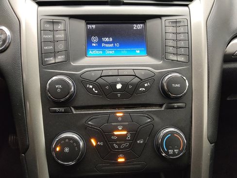 Used 2017 Ford Fusion SE image 25