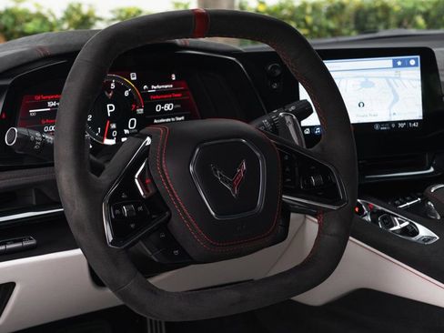 Used 2023 Chevrolet Corvette 2dr Stingray Coupe w/ Z51 Performance Package image 18