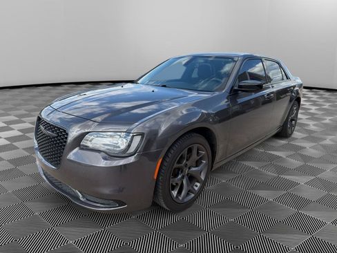 Used 2022 Chrysler 300 Touring w/ Sport Appearance Package RWD image 7