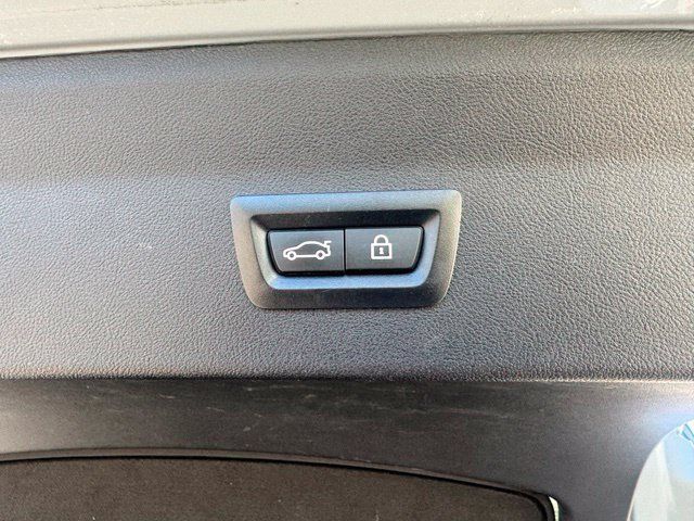 Used 2022 BMW X4 xDrive30i w/ M Sport Package AWD/4WD image 12