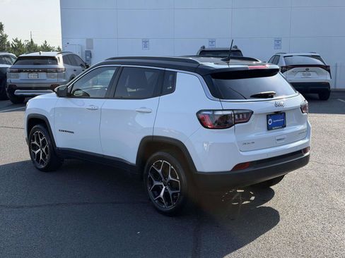Used 2025 Jeep Compass Limited AWD/4WD image 3