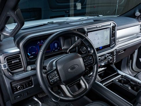 Used 2025 Ford F250 Platinum image 16