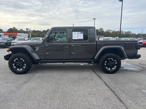 Used 2024 Jeep Gladiator Rubicon image 5