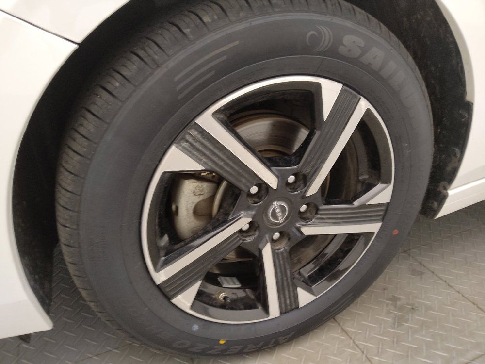 Used 2024 Nissan Sentra SV FWD image 31