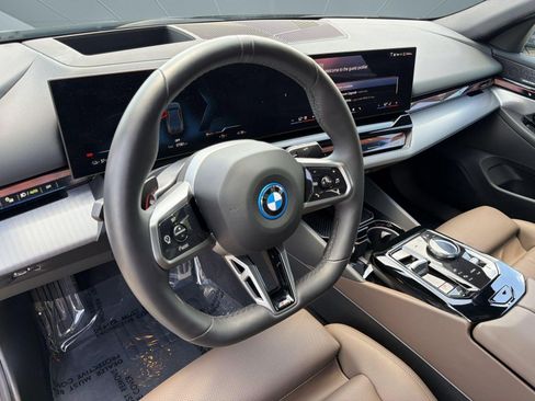 Used 2026 BMW i5 eDrive40 w/ M Sport Package AWD/4WD image 22