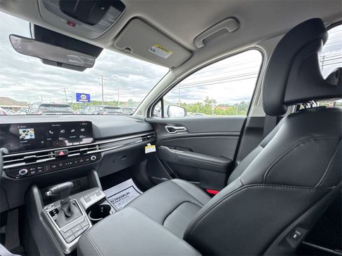 New 2026 Kia Sportage EX image 11