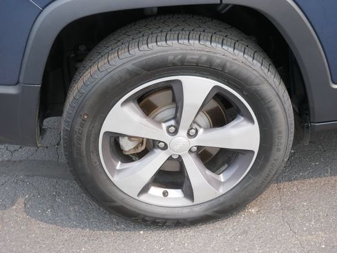 Used 2020 Jeep Cherokee Limited w/ Trailer Tow Group AWD/4WD image 8