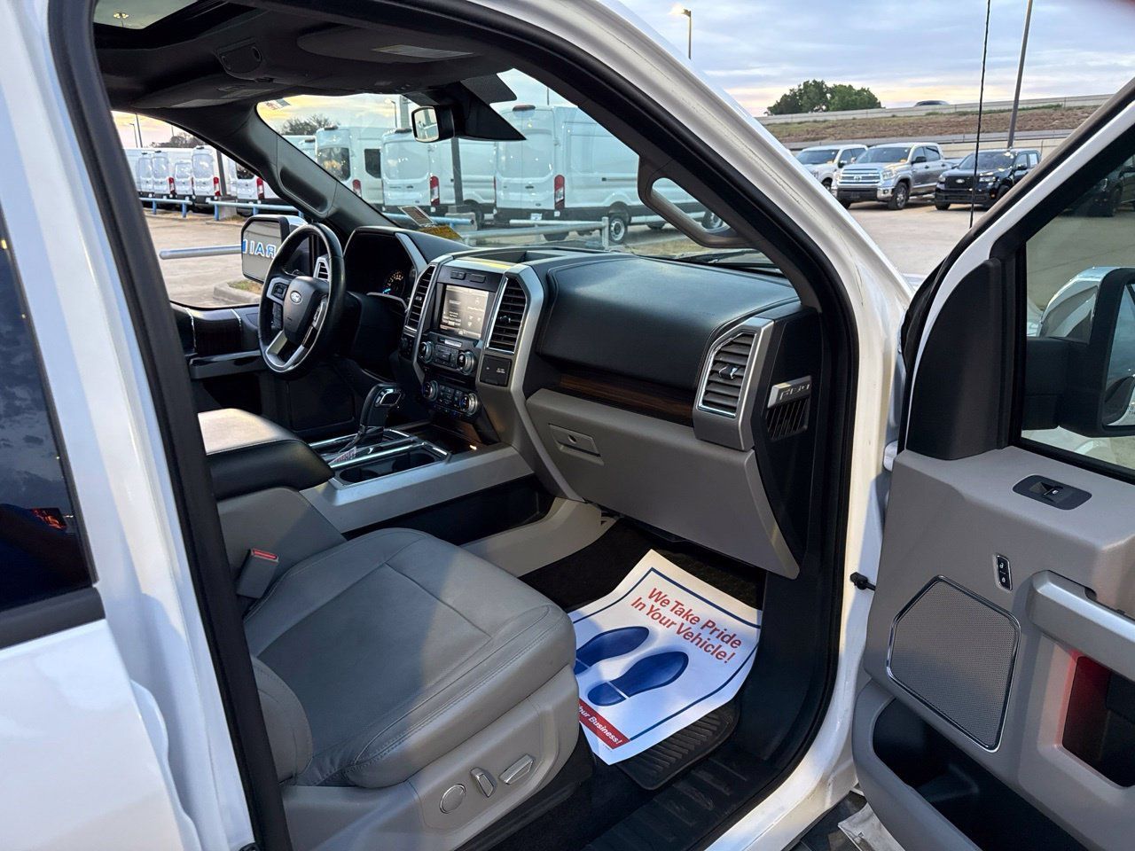 Used 2015 Ford F150 Lariat w/ Equipment Group 502A Luxury AWD/4WD image 14