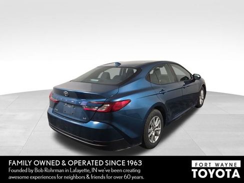 Used 2025 Toyota Camry LE image 7