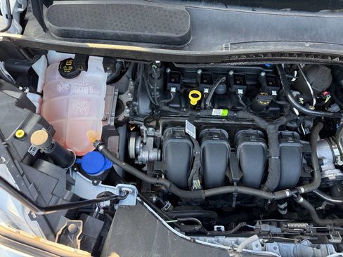 Used 2021 Ford Transit Connect XLT image 11