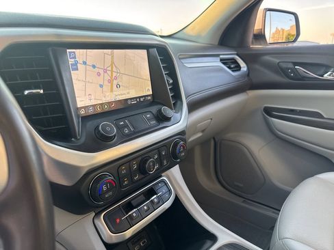 Used 2021 GMC Acadia SLT w/ Technology Package FWD image 24