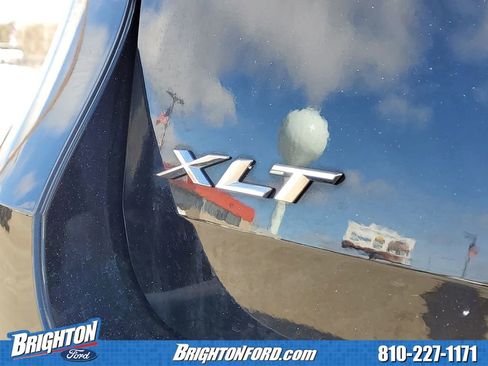 Used 2022 Ford Explorer XLT image 5