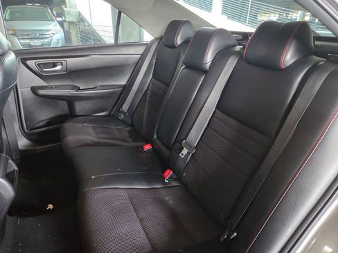 Used 2016 Toyota Camry SE FWD image 15