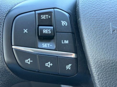 Used 2025 Ford Transit 350 XLT image 24