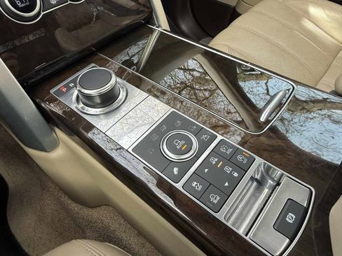 Used 2016 Land Rover Range Rover HSE image 20
