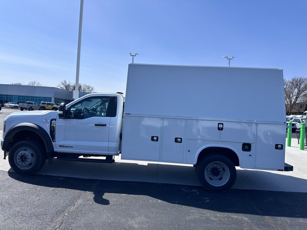 New 2024 Ford F550 4x4 Regular Cab Super Duty image 8