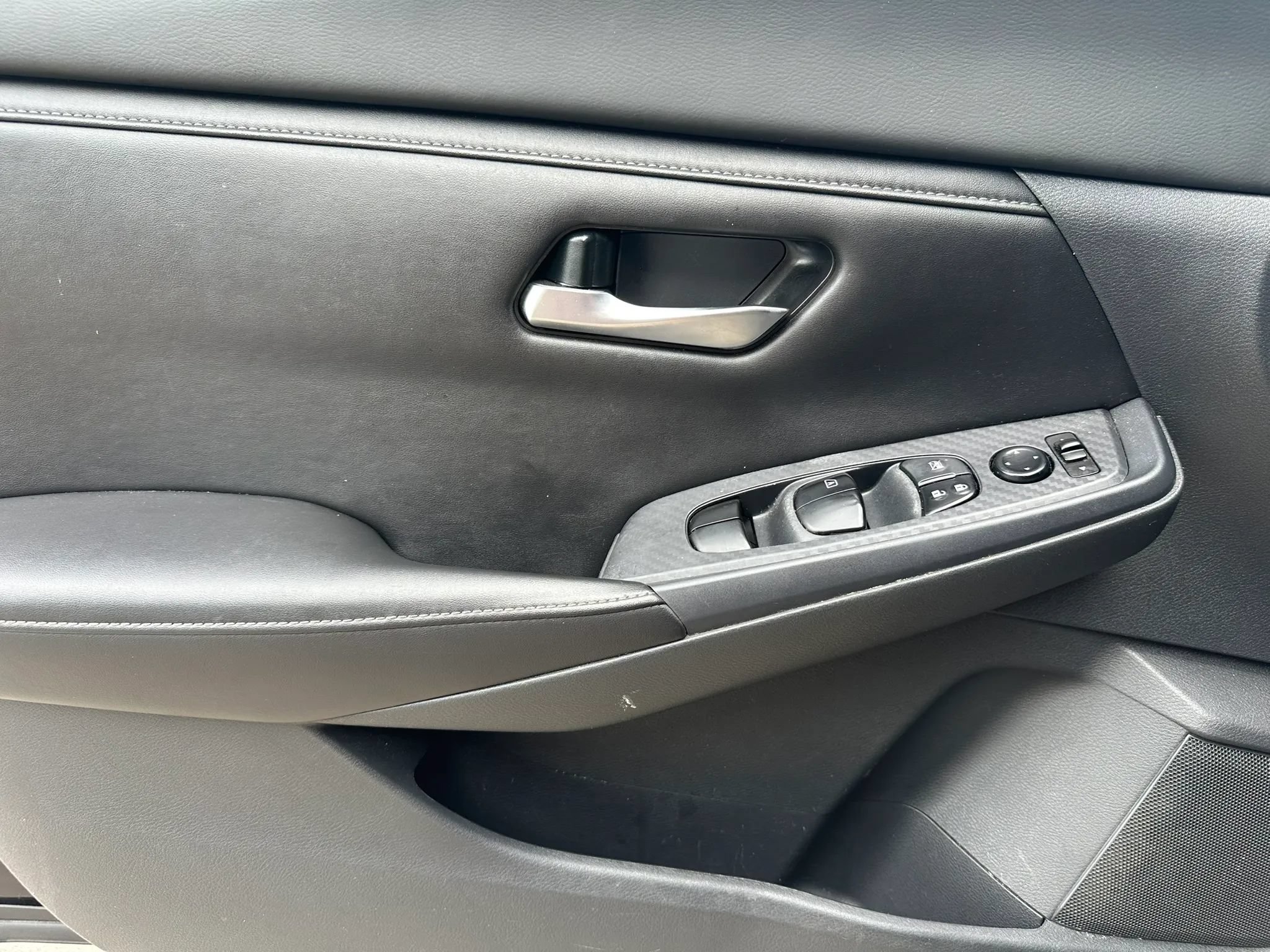 Used 2023 Nissan Sentra SV FWD image 9