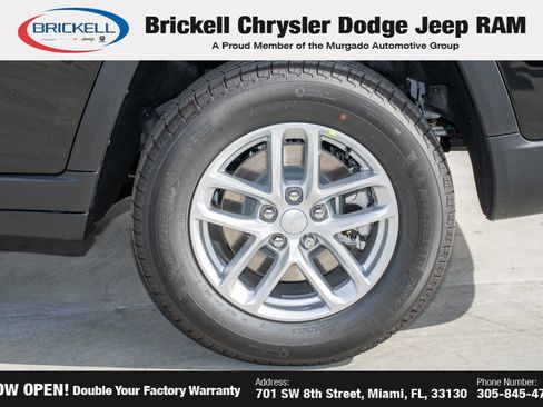 New 2025 Jeep Grand Cherokee L Laredo image 41