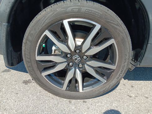 Used 2020 Honda Pilot Elite image 6