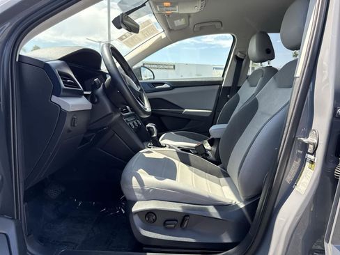 Used 2022 Volkswagen Taos SE image 19