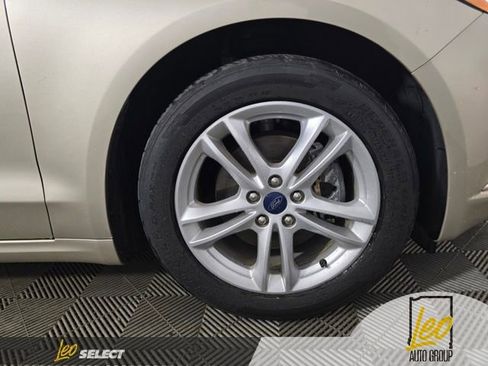 Used 2018 Ford Fusion SE FWD image 18