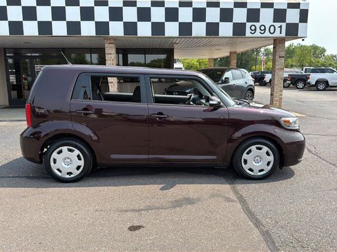 Used 2008 Scion xB FWD image 8