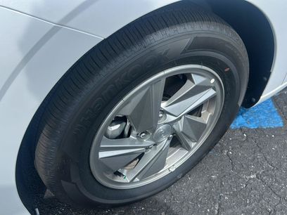 New 2026 Hyundai Elantra SE