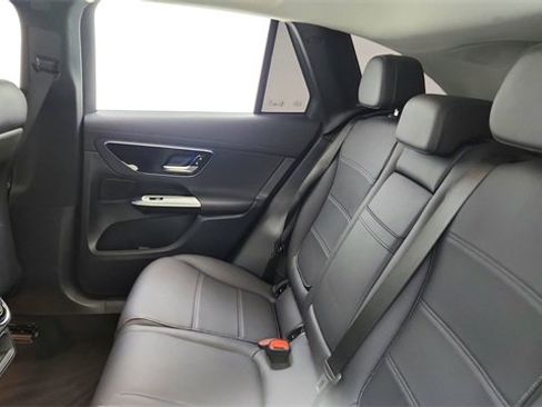 Used 2025 Mercedes-Benz GLC 350e GLC 350e image 29