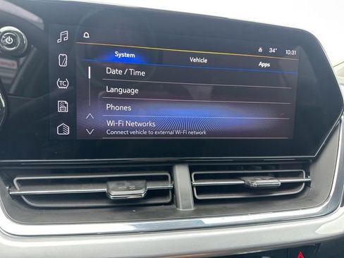 Used 2025 Chevrolet Trax LT image 35