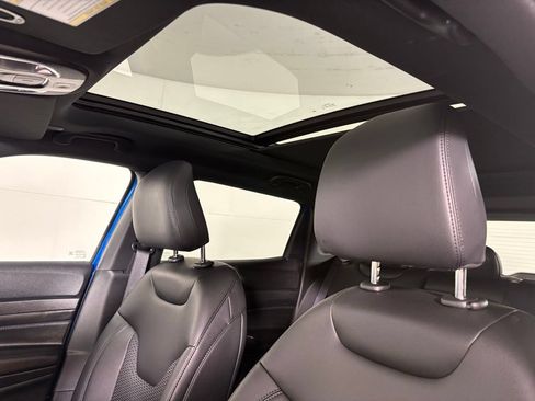 New 2026 Jeep Compass Latitude w/ Sun and Sound Group AWD/4WD image 18