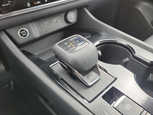 Certified 2021 Nissan Rogue SV w/ Premium Package FWD image 30
