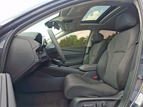Used 2023 Honda Accord EX image 13
