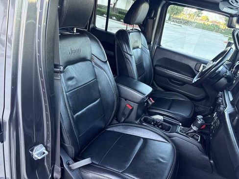 Used 2019 Jeep Wrangler Unlimited Sahara w/ Quick Order Package 24M Moab image 18