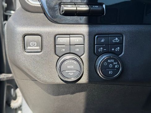 Used 2024 Chevrolet Silverado 2500 High Country w/ High Country Premium Package AWD/4WD image 33