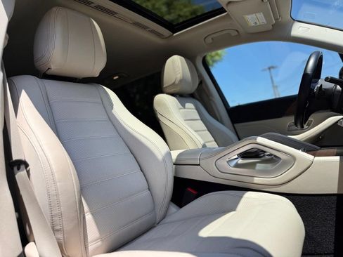 Used 2021 Mercedes-Benz GLS 450 4MATIC image 27
