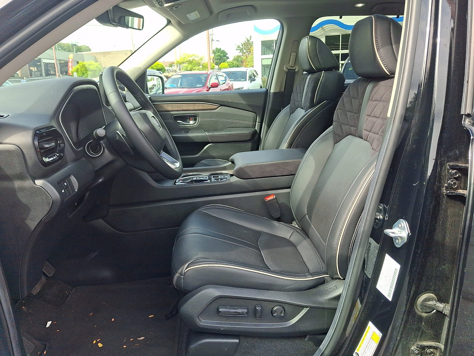 Used 2026 Honda Pilot Elite image 15