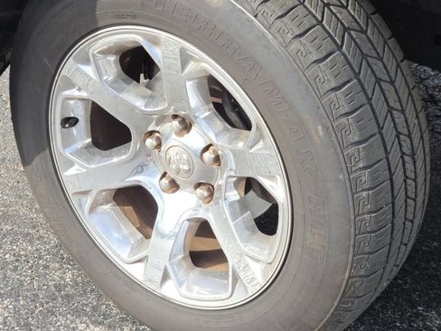 Used 2018 RAM 1500 Laramie w/ Convenience Group image 9